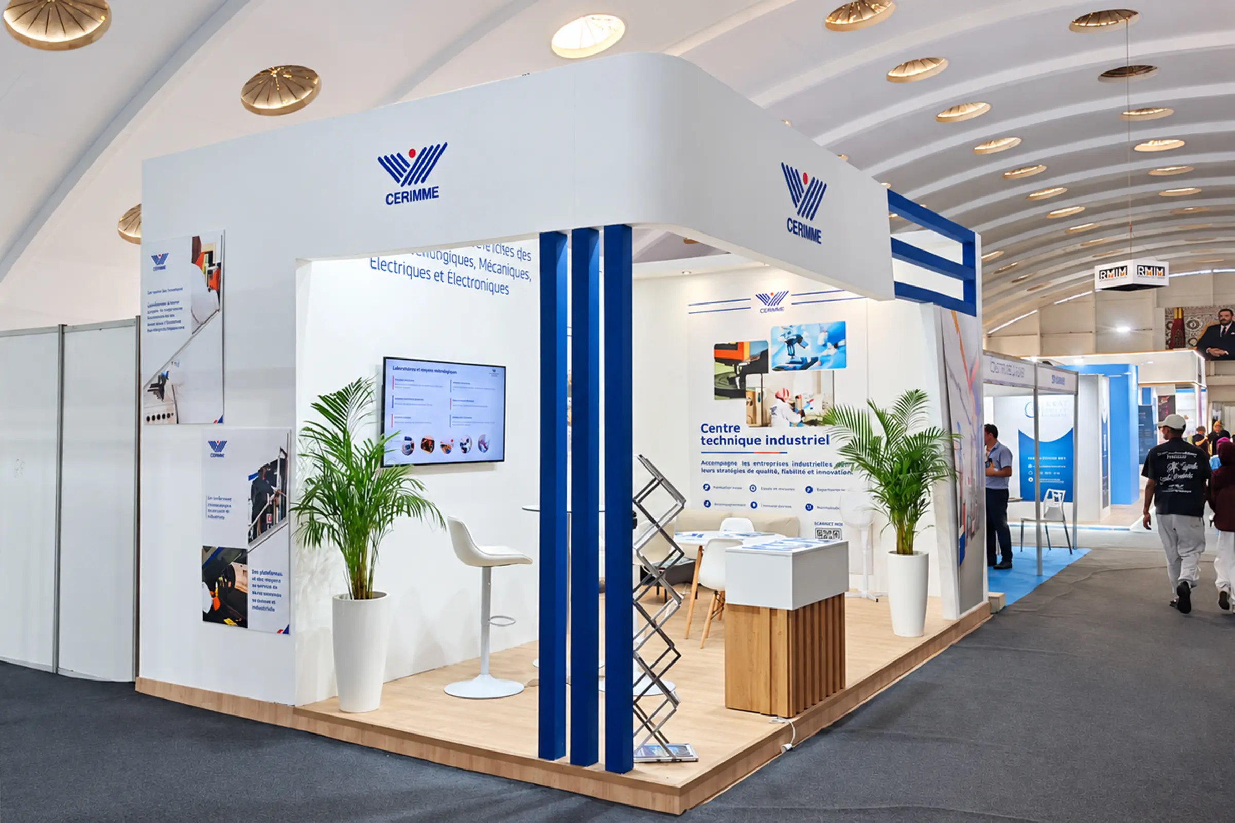 Vue de face du stand CERIMME au SISTEP 2026 à Casablanca, stand professionnel sur mesure à l’architecture industrielle moderne