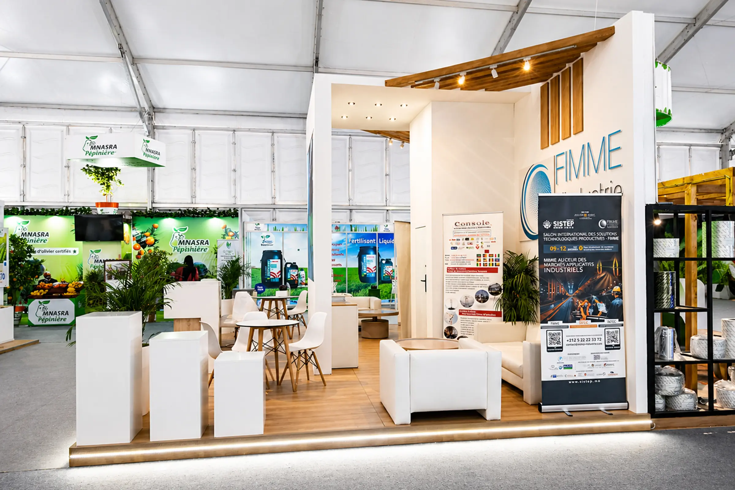 Stand de la FIMME au SIAM Meknès, 2026, design professionnel, structure ouverte et architecture moderne avec éclairage LED 