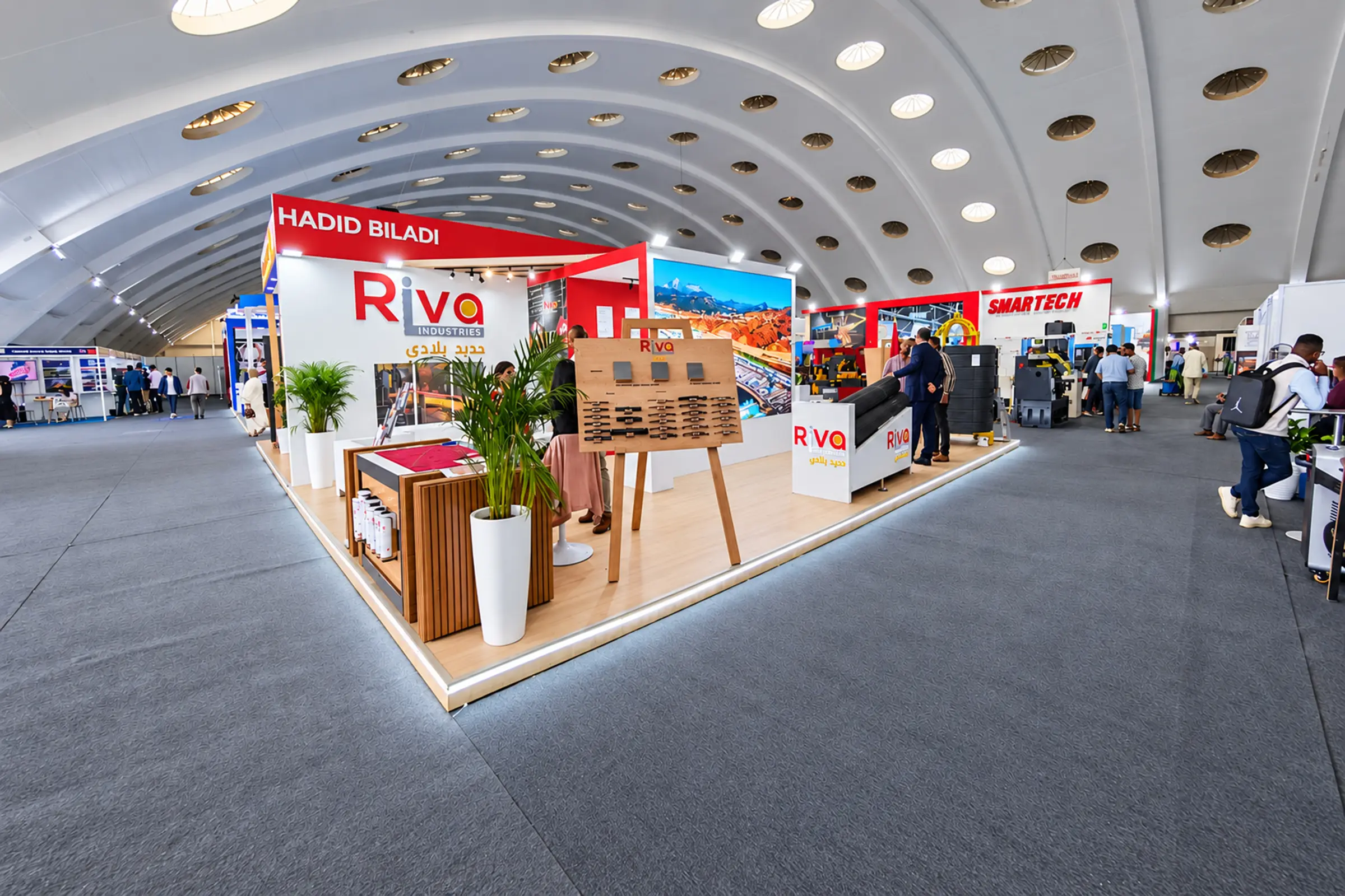 Stand Riva au SISTEP 2026 à Casablanca, vue en angle d’un stand d’exposition sur mesure dédié aux solutions industrielles