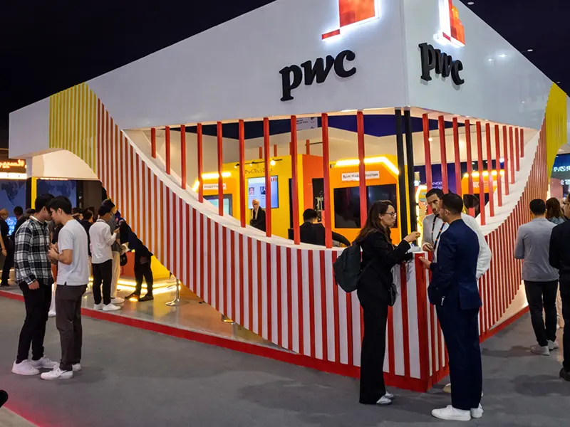 Présentoir produit professionnel conçu par MG Corp pour salon