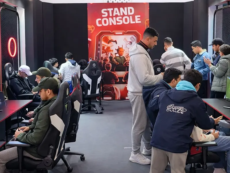 Stand console et espace gaming à la Fanzone Ezone CAN 2025 à Casablanca